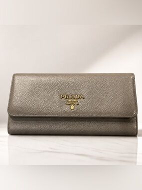 Authenticated Prada Beige Saffiano Lux Wallet ($1,190) 🌟professionally cleaned 🌟